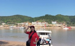 逃出克隆岛女主角